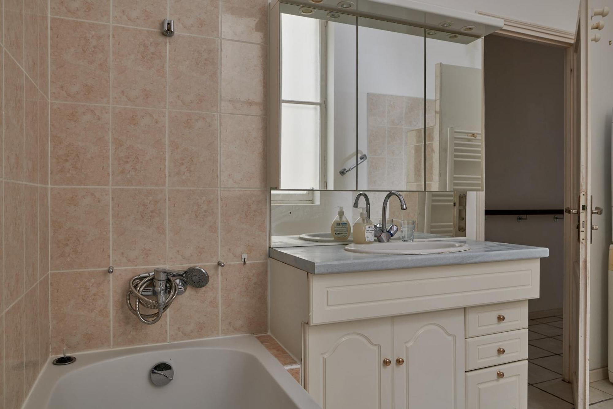 Grand Appartement Au Coeur De Sète Exteriör bild